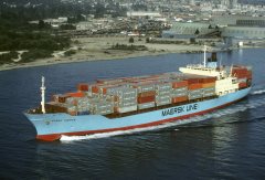 Thumbnail Image for Clara Maersk oncontextmenu=